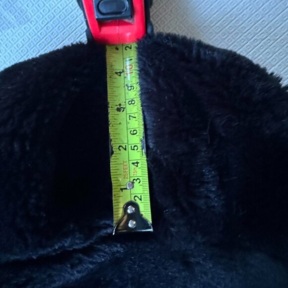 Y2K Faux Fur Hat – Tom & Pam Vibes - Picture 7 of 7